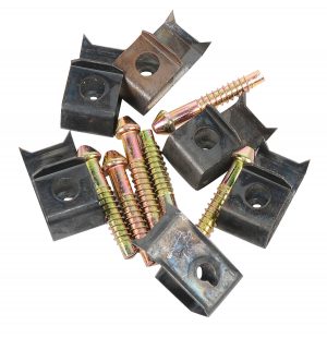 A pile of metal angle brackets with attached screws on a white background.